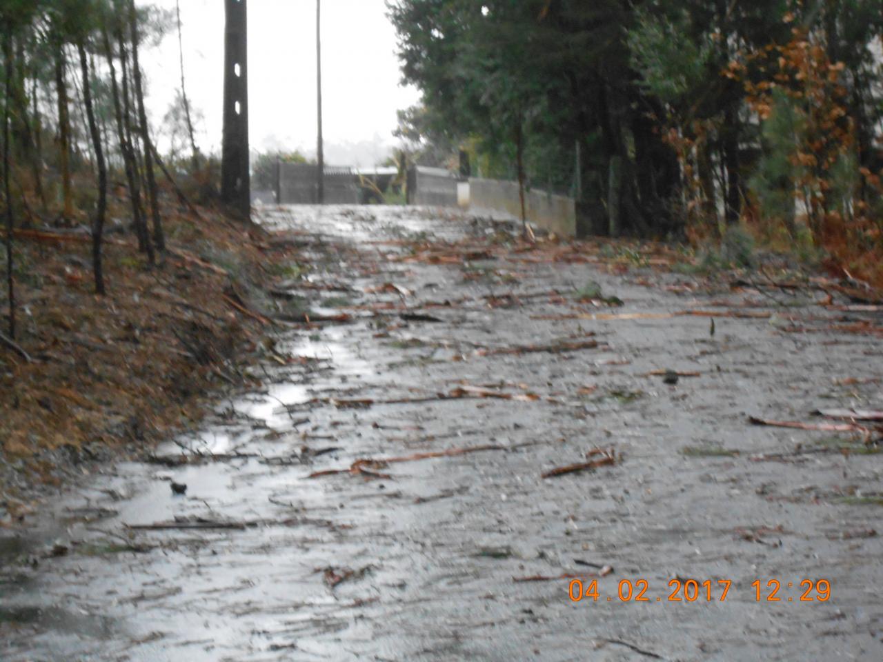 Mau tempo tamb&eacute;m atingiu a nossa terra