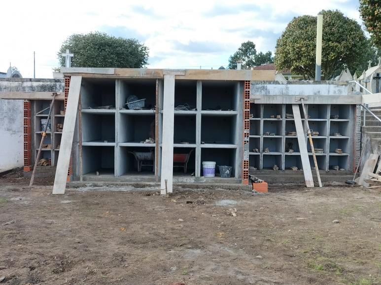 Obras no Cemit&eacute;rio