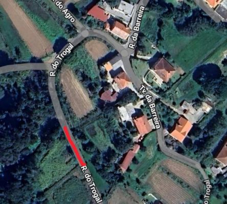 Corte de via na Rua do Trogal