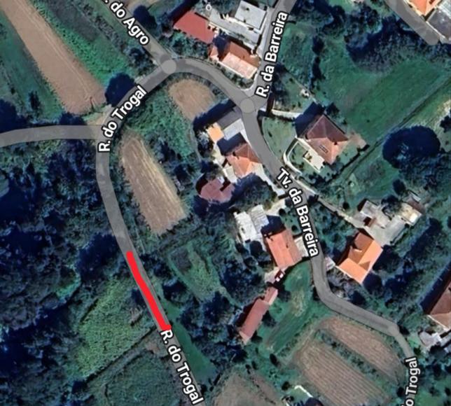 Corte de via na Rua do Trogal